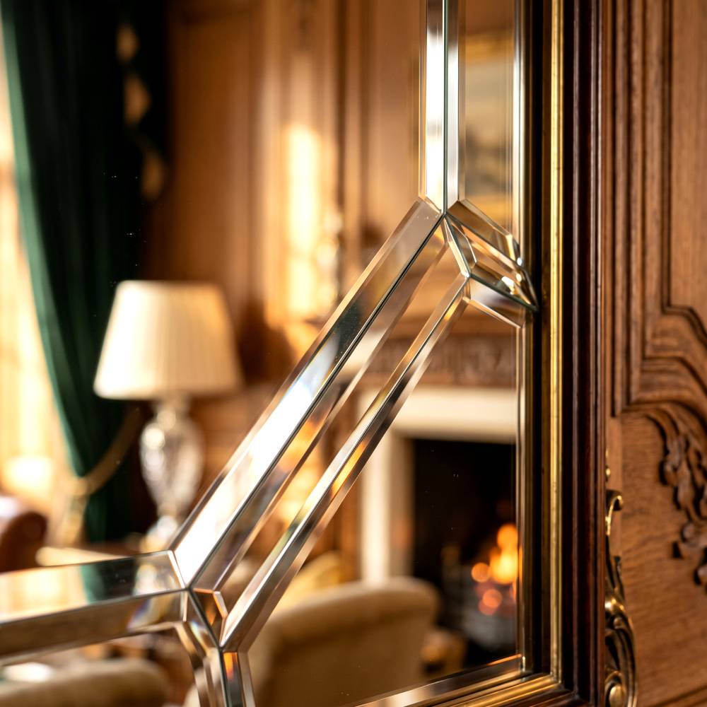 From Functional to Fabulous: SS Decorative Profiles in New Delhi Interiors